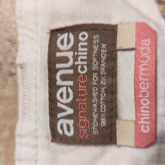 AVENUE plus size women's signature chino Bermuda shorts cream color comf… - Picture 10 of 10